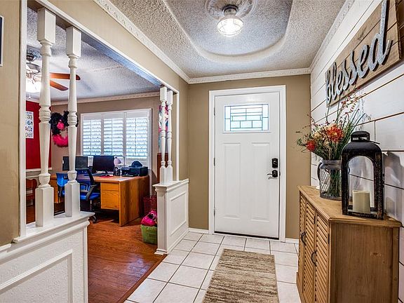 3rd image of 1604 Glasgow Dr
