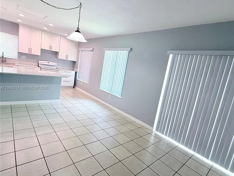 5101 SW 127th Pl — Photo 8