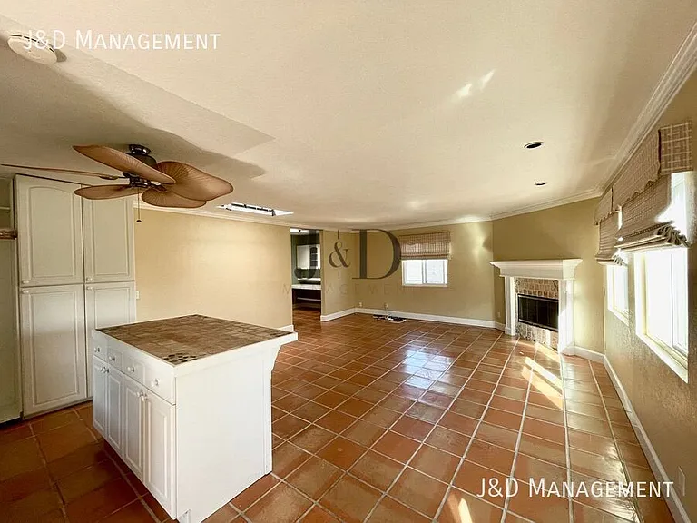 1762 Hornblend St #A — Photo 2