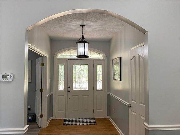 3rd image of 1069 Evangeline St