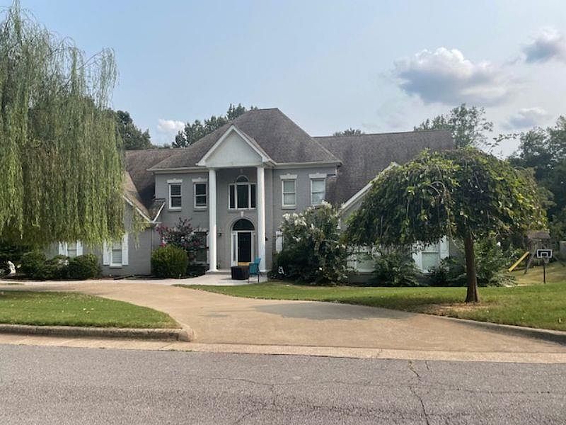 1st image of 216 Indian Springs Dr