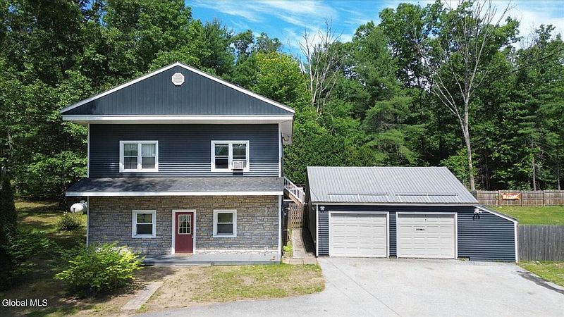 2nd image of 1069 Saratoga Road