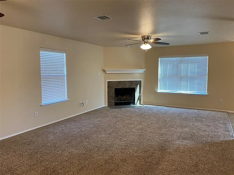 324 Chisholm Trl — Photo 23