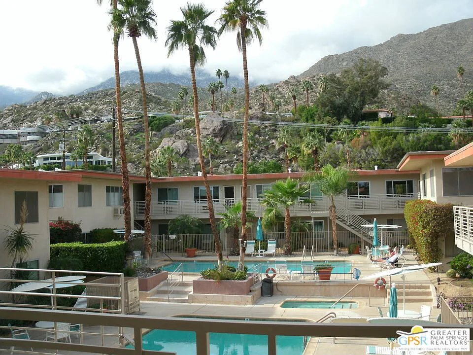 2290 S Palm Canyon Dr #114
