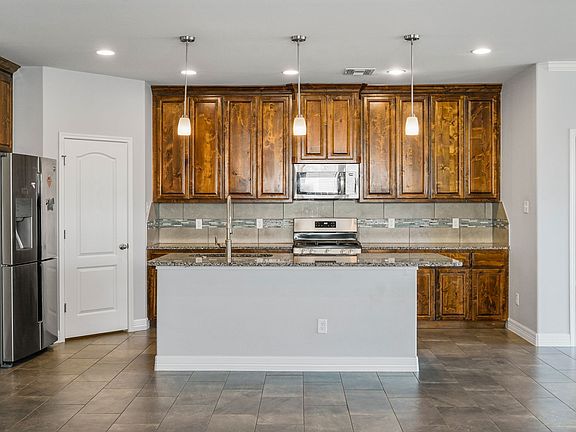 5th image of 7509 Granite Dr