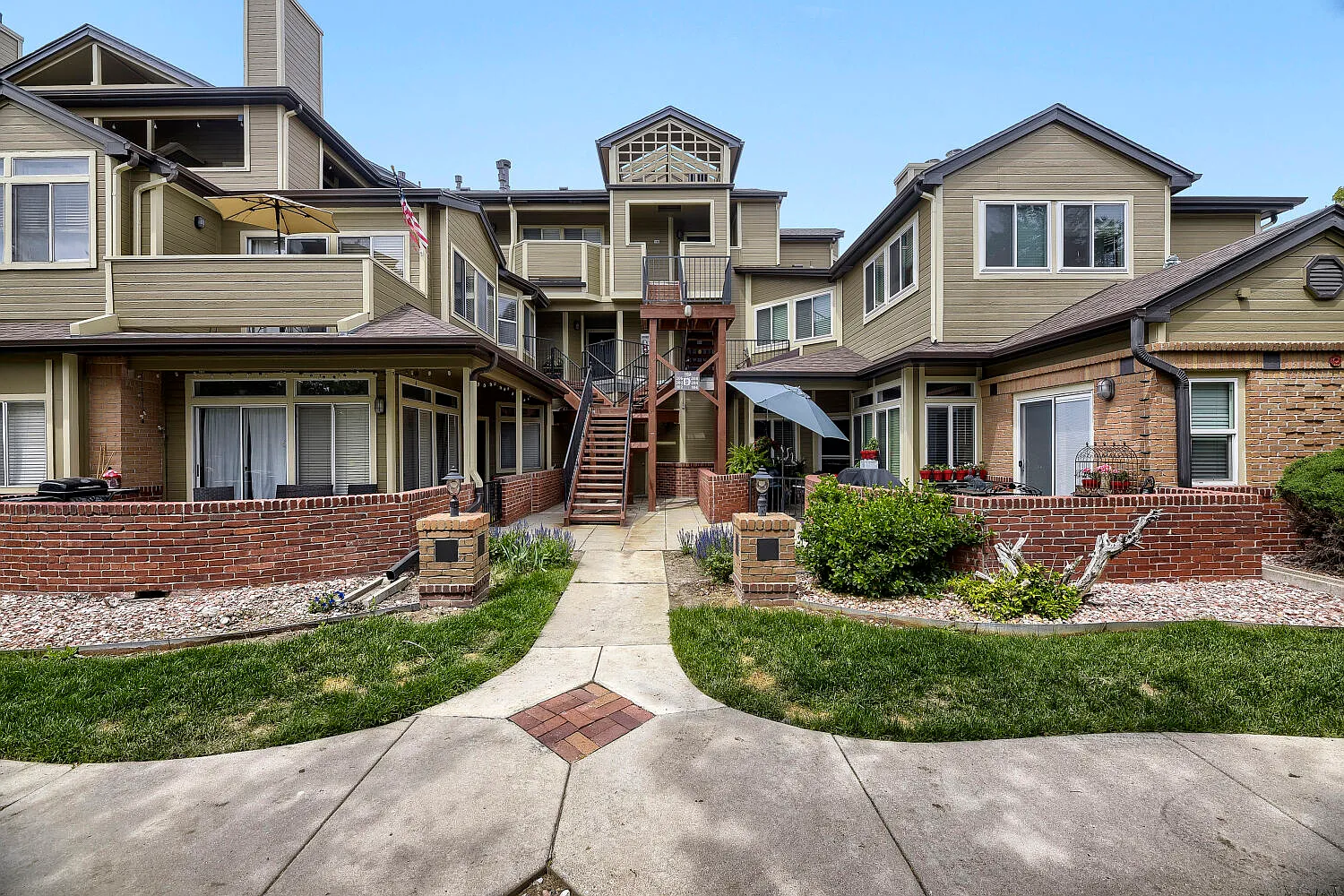 1 bed, 821 sqft, $3,300 — Photo 1