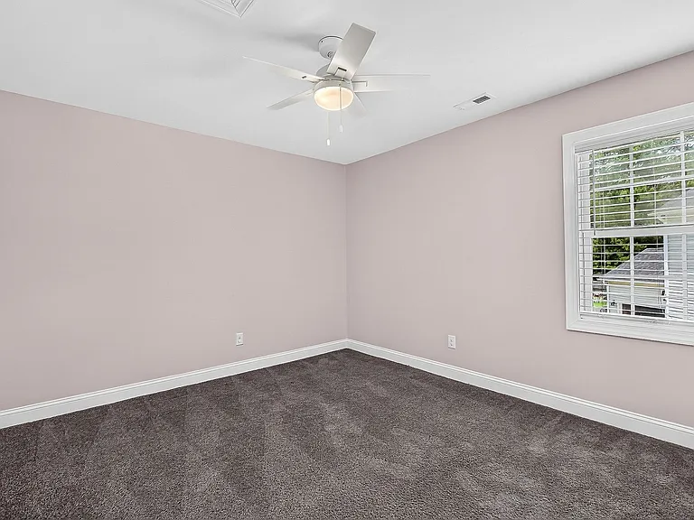 221 Robert Alan Dr — Photo 27