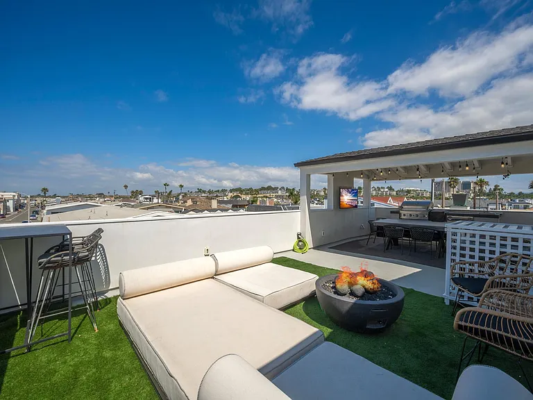 3940 Seashore Dr — Photo 6