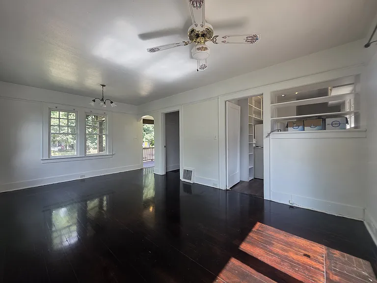 950 Capitol St NE — Photo 10