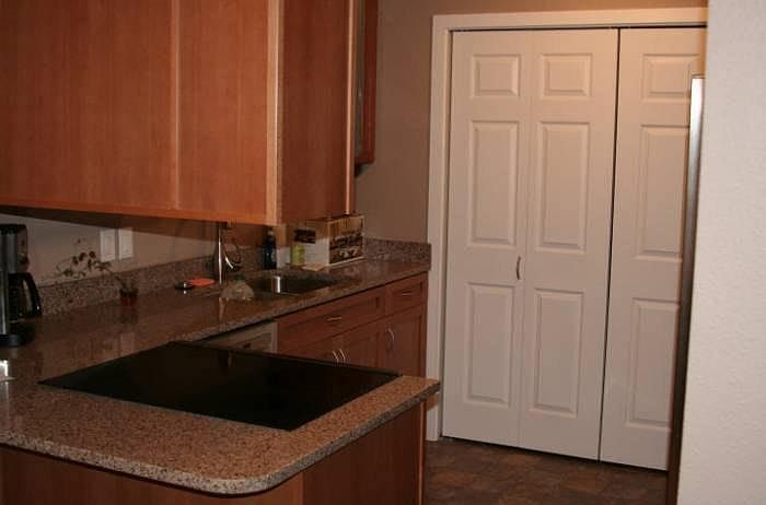 Kitchen (laundry in closet)