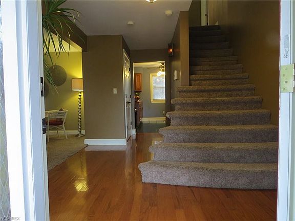 2nd image of 2014 Chestnut Hill Dr