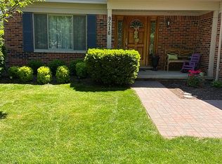9216 Mayflower Dr, Plymouth, MI 48170