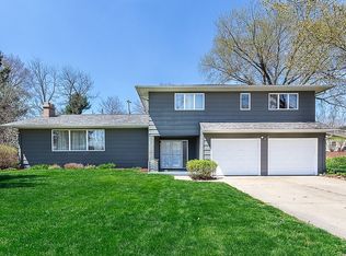 420 Mississippi Ter, Le Claire, IA 52753