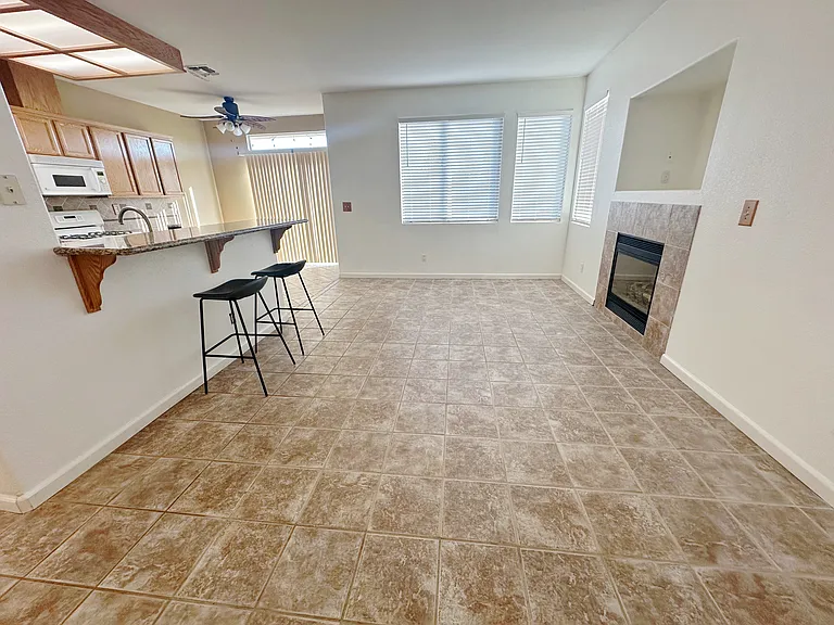152 Oxburough Dr — Photo 10
