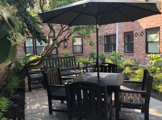 421 Summit Ave E #202, Seattle, WA 98102