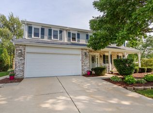 943 Shore Ct, Schaumburg, IL 60193