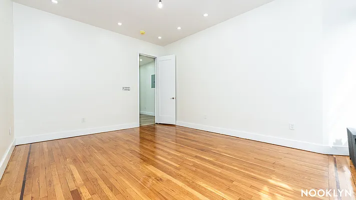Rented by Nooklyn NYC LLC | media 18