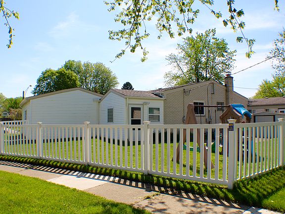 2nd image of 26335 Tawas St
