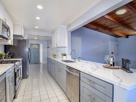 4th image of 5228 Tara Pl