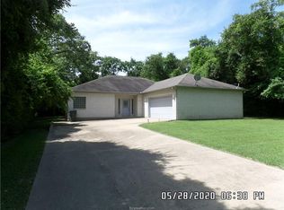 11 Bobby Jones Ln, Hilltop Lakes, TX 77871