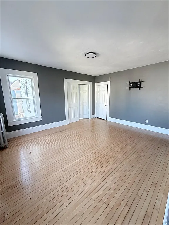 3 bed, 1.0 bath, 999 sqft, $2,800 — Photo 4