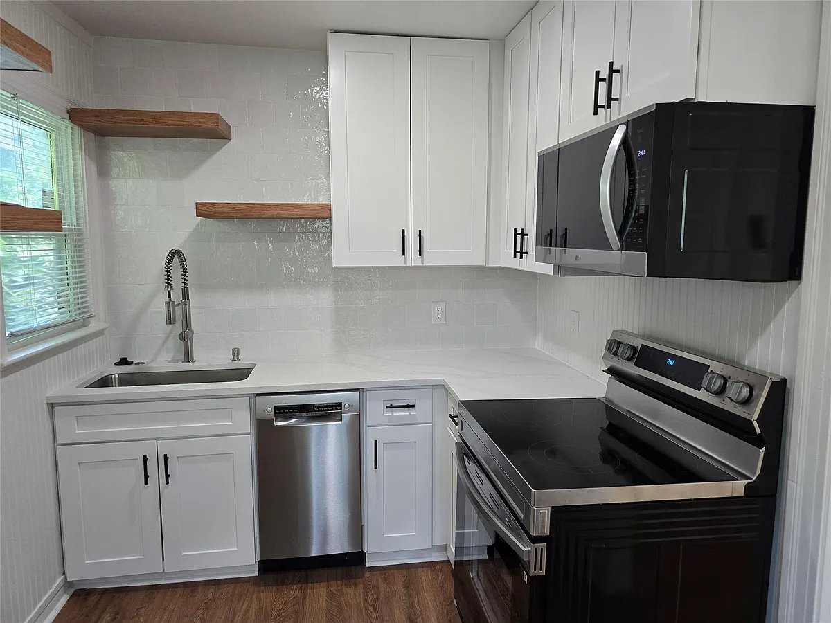 Building Photo - 4213 Ramsey Ave #B