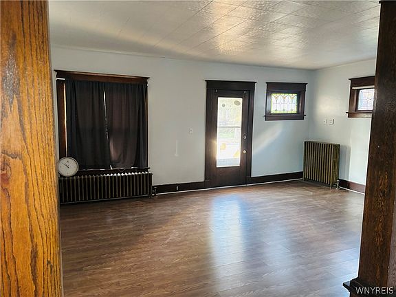 4th image of 76 Mang Ave