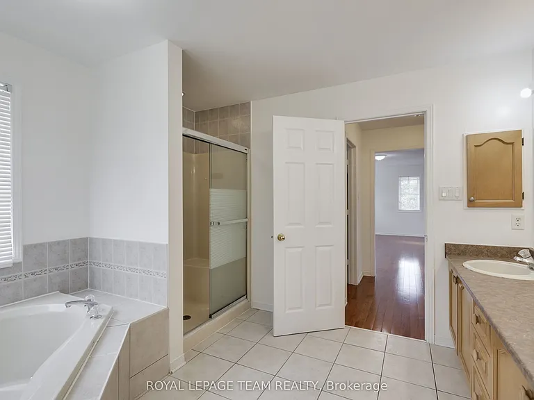 35 Norgold Cres — Photo 33
