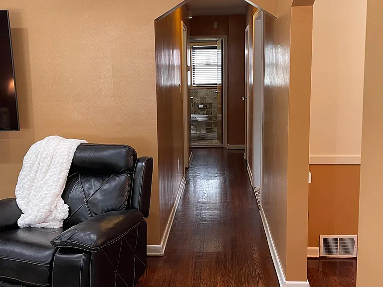 7260 Kingsbury St — Photo 5
