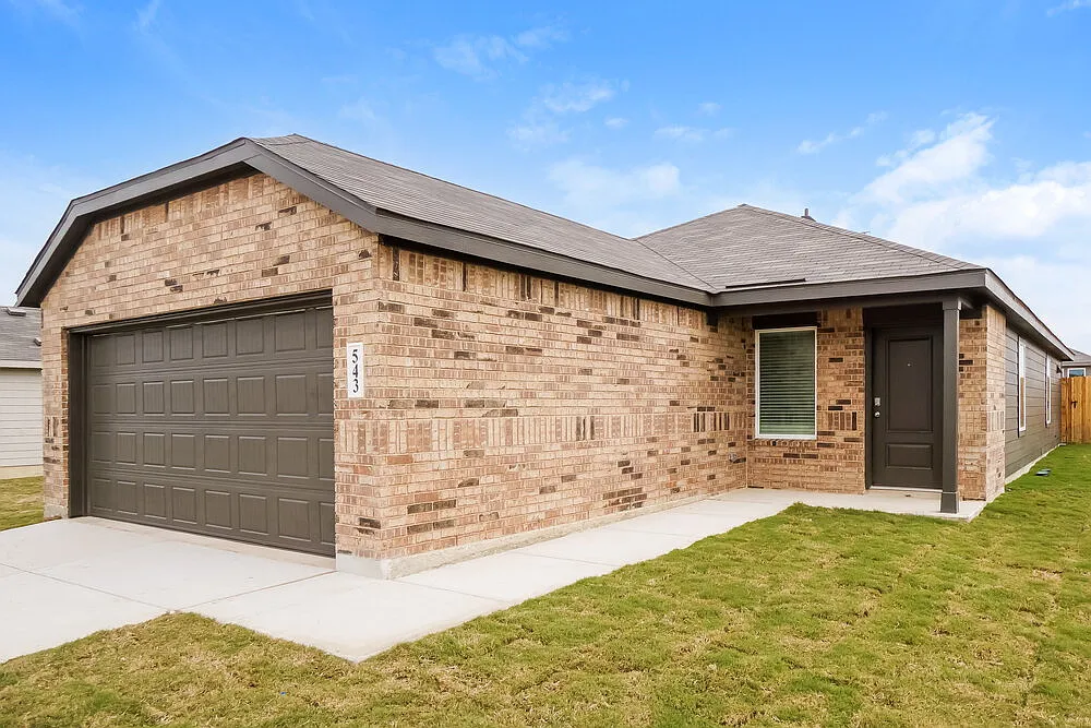 3 bed, 2.0 bath, 1411 sqft, $1,550 — Photo 3