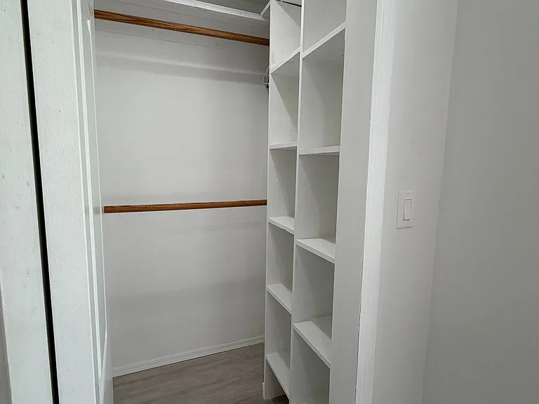 418 Erie St #2 — Photo 11