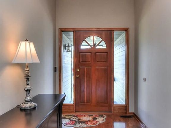 2nd image of 2109 Dana Ln
