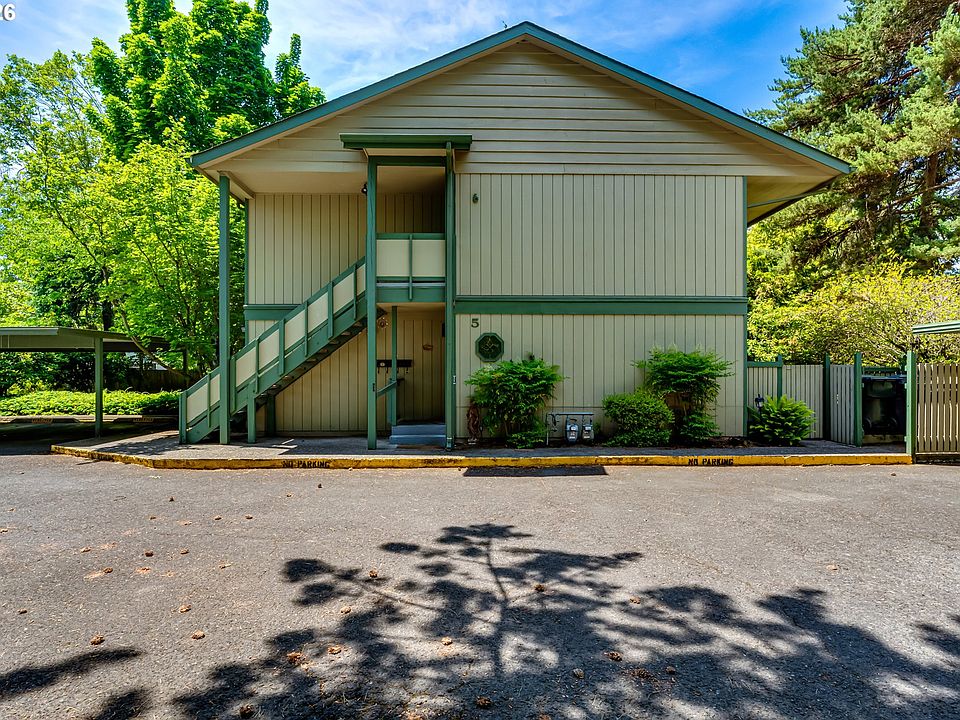 1st image of 600 Cherry Dr