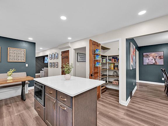 5th image of 8021 W Cascade DRIVE
