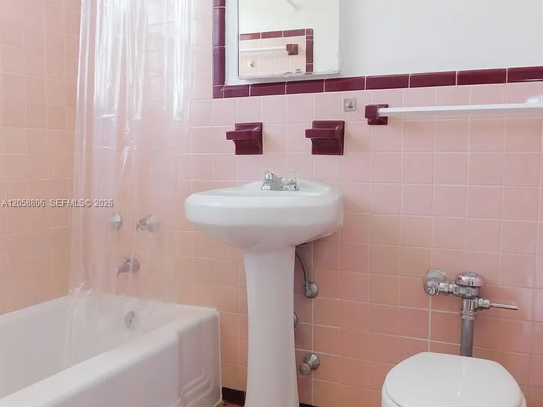 717 Espanola Way #201 — Photo 20