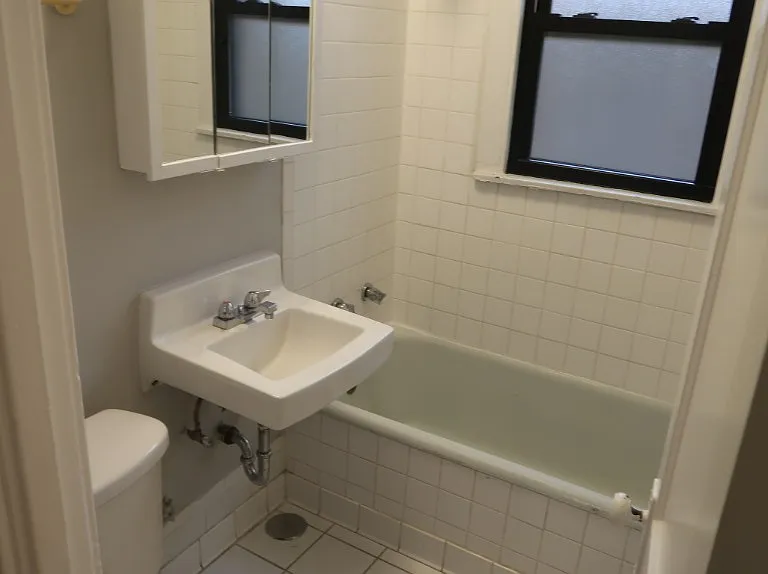 2617-25 W Gunnison St #2617-1C — Photo 6