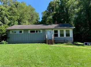5364 Shattalon Dr, Winston Salem, NC 27106
