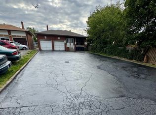 2114 Islington Ave, Toronto, ON M9P 3N9
