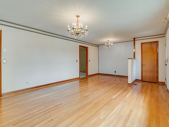 5th image of 2112 Gary St