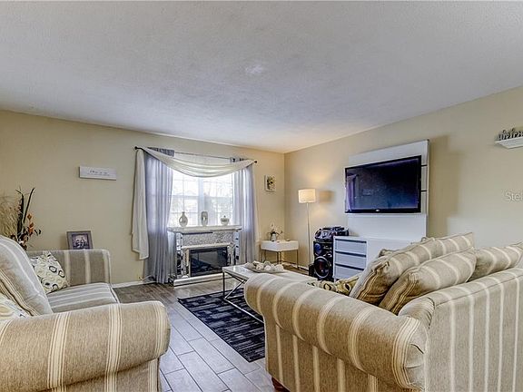 4th image of 1706 Belleair Forest Dr APT 312