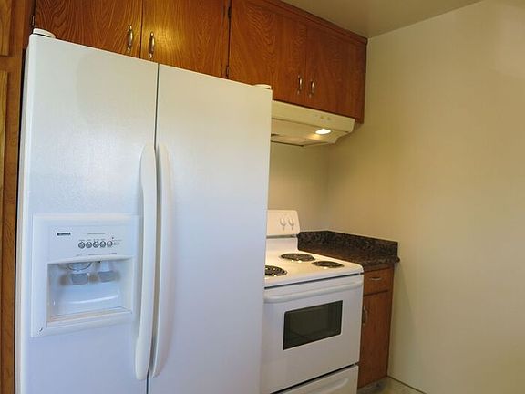 5th image of 737 Golden Oak Ct APT 8