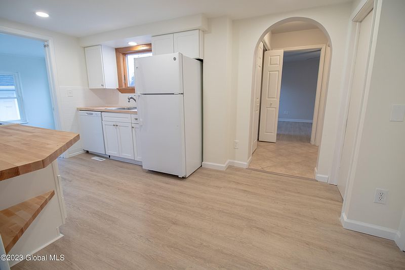 5th image of 222 Grand Avenue