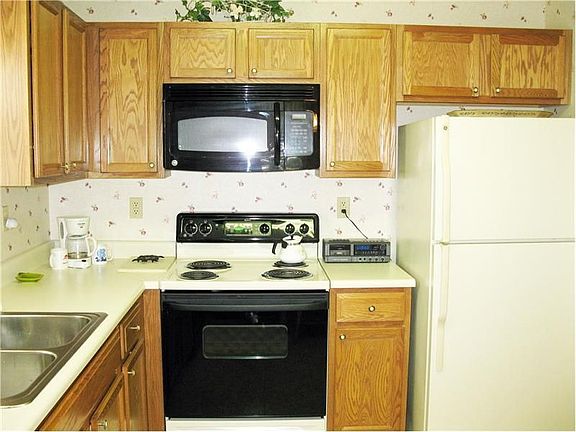 3rd image of 235 Deermouse Way