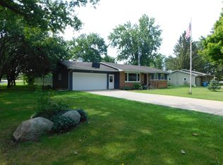 555 Shady Ln, Decatur, MI 49045
