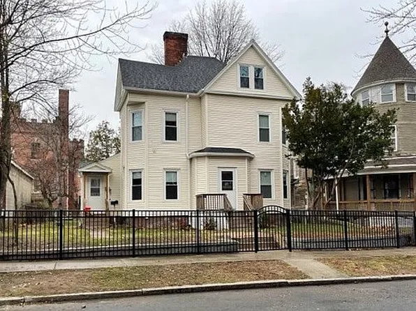 311 Walnut St, Holyoke, MA 01040