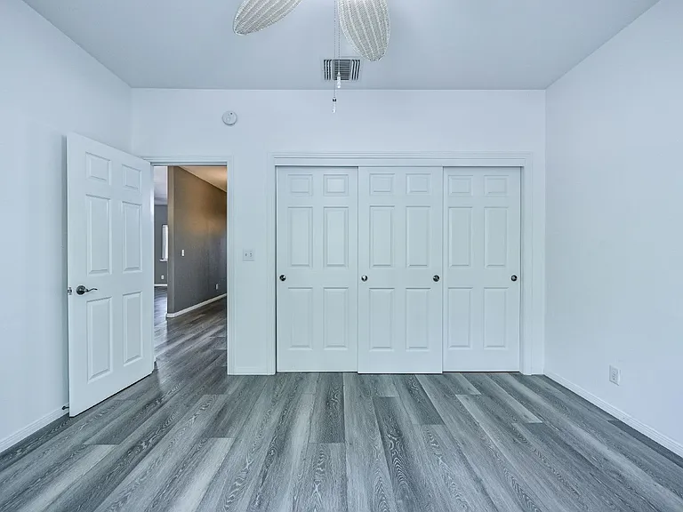 317 W Shamrock Ave — Photo 39