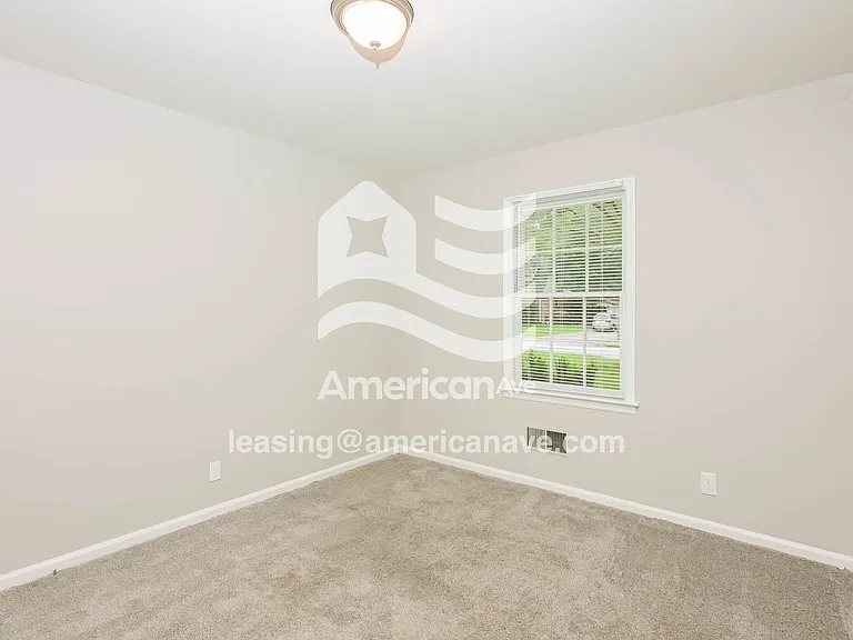 1464460_010_bedroom_10.jpg