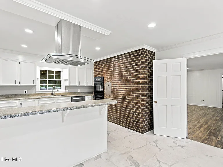 102 Bretonshire Rd — Photo 53