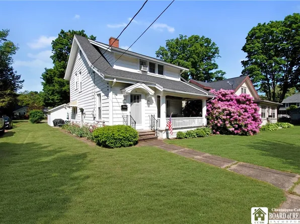 24 Pleasant Ave, Westfield, NY 14787