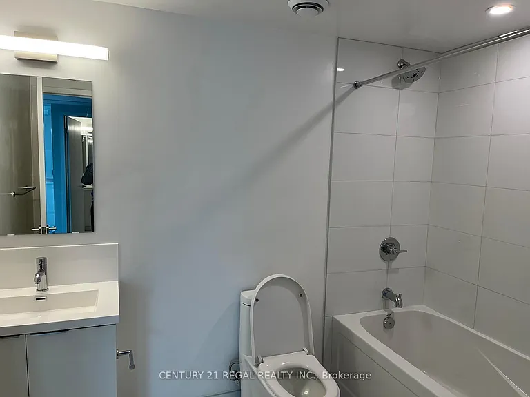 238 Simcoe St #1409 — Photo 6